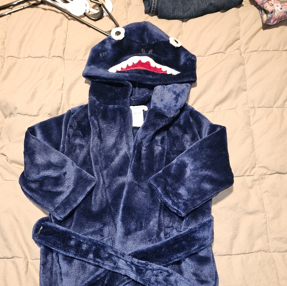 POTTERY BARN KIDS ROBE 2T-3T BLUE SHARK